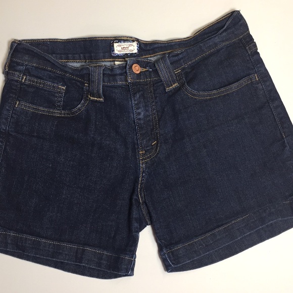 🎉Levi’s Jean Shorts size 8 - Picture 2 of 4